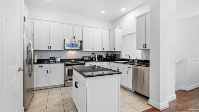 7342 Oak Manor Dr Apt 6204, San Antonio, TX 78229