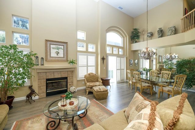 404 Solmar Ct, Oakdale, CA 95361