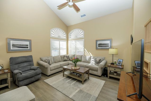 404 Solmar Ct, Oakdale, CA 95361