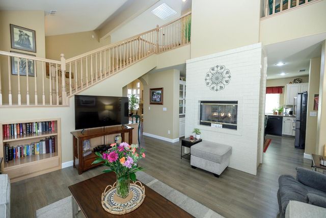 404 Solmar Ct, Oakdale, CA 95361