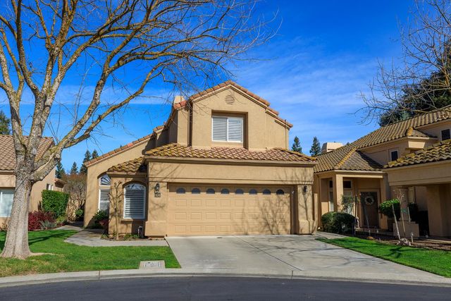 404 Solmar Ct, Oakdale, CA 95361