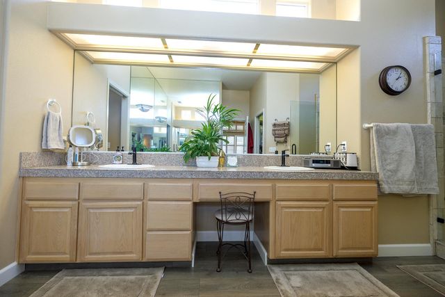 404 Solmar Ct, Oakdale, CA 95361