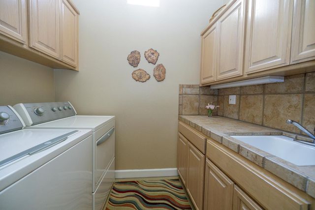 404 Solmar Ct, Oakdale, CA 95361