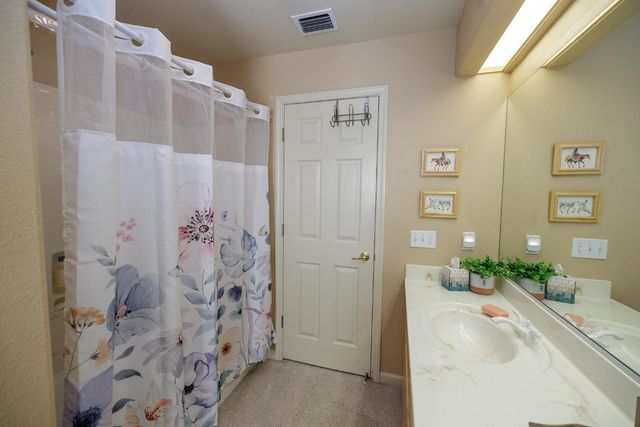 404 Solmar Ct, Oakdale, CA 95361