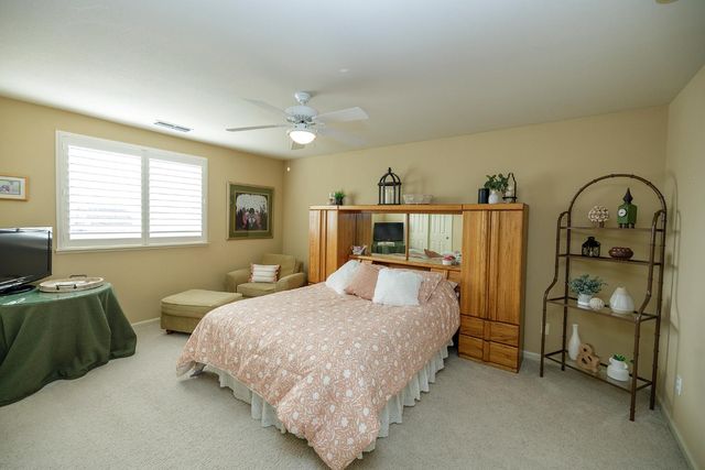 404 Solmar Ct, Oakdale, CA 95361