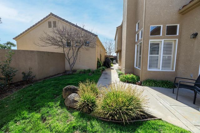 404 Solmar Ct, Oakdale, CA 95361