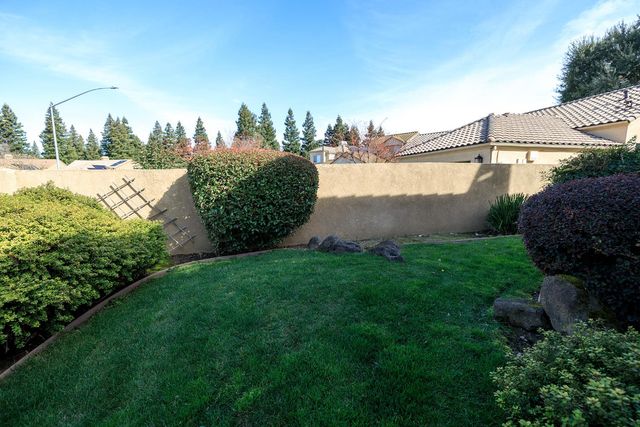 404 Solmar Ct, Oakdale, CA 95361