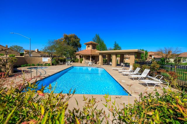 404 Solmar Ct, Oakdale, CA 95361