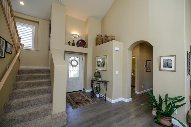 404 Solmar Ct, Oakdale, CA 95361