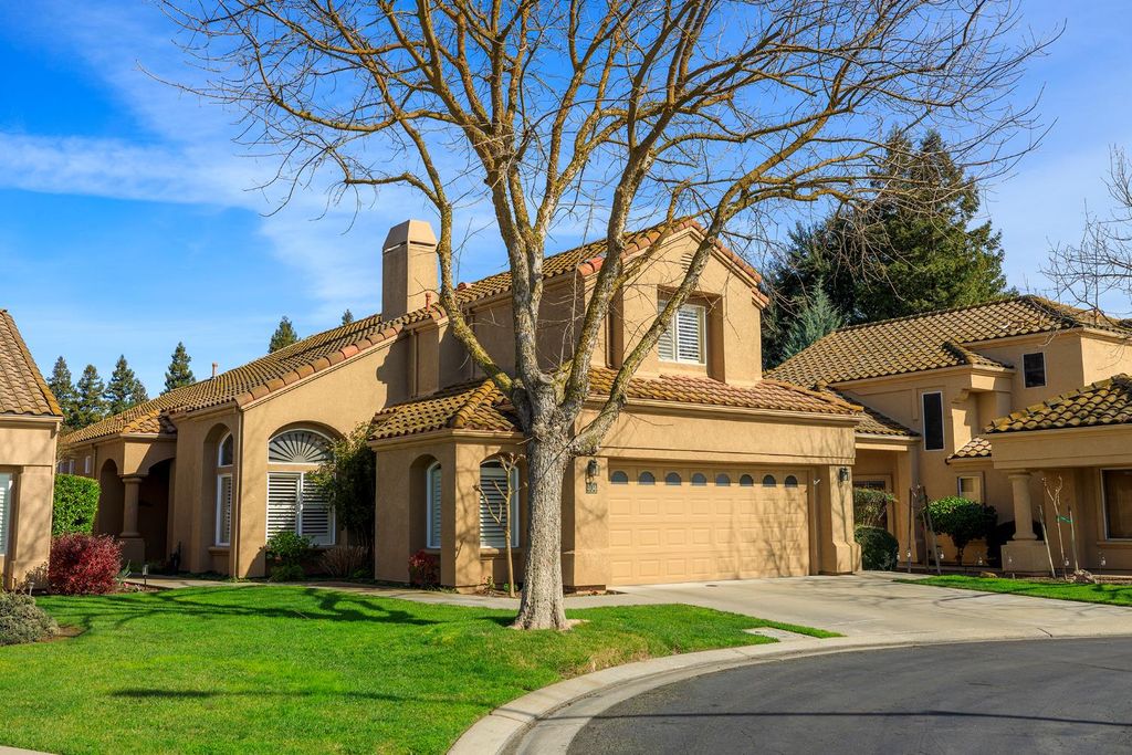 404 Solmar Ct, Oakdale, CA 95361