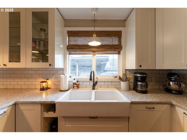 607 GETCHELL St, Amity, OR 97101