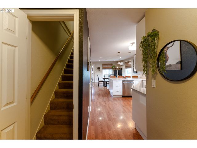 607 GETCHELL St, Amity, OR 97101