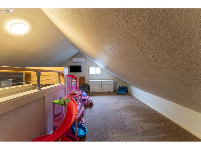 607 GETCHELL St, Amity, OR 97101