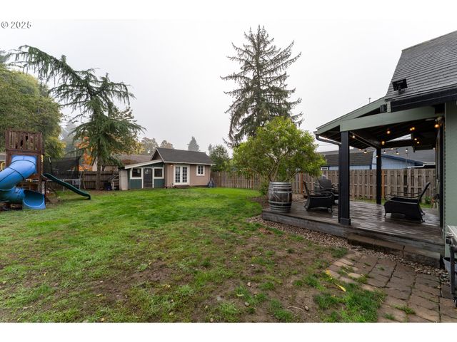 607 GETCHELL St, Amity, OR 97101