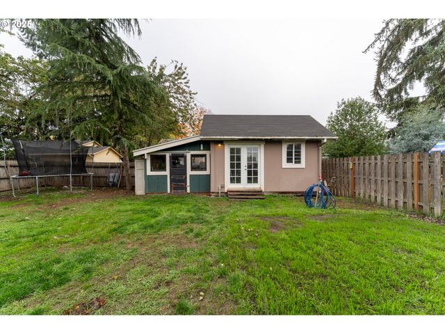 607 GETCHELL St, Amity, OR 97101