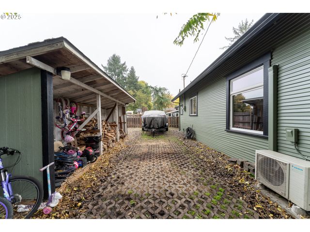 607 GETCHELL St, Amity, OR 97101