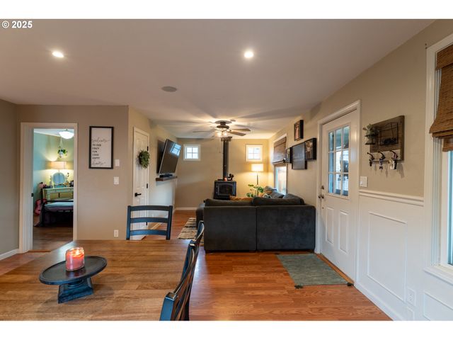 607 GETCHELL St, Amity, OR 97101