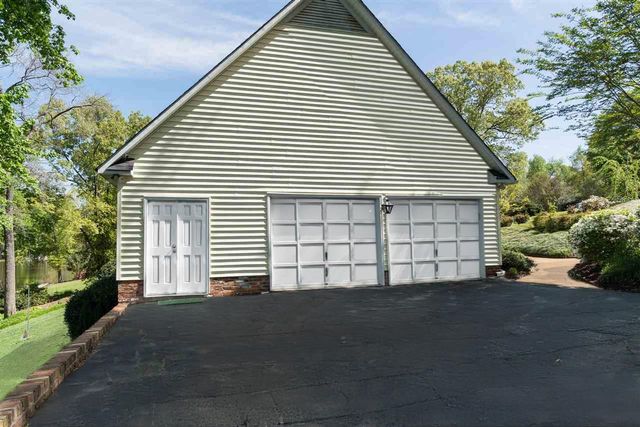 317 E Killarney Lake, Moore, SC 29369