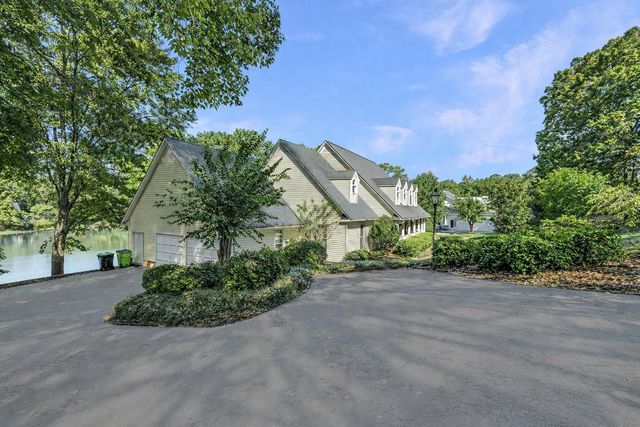 317 E Killarney Lake, Moore, SC 29369