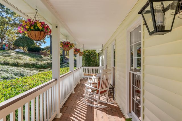 317 E Killarney Lake, Moore, SC 29369