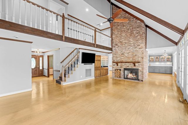 317 E Killarney Lake, Moore, SC 29369