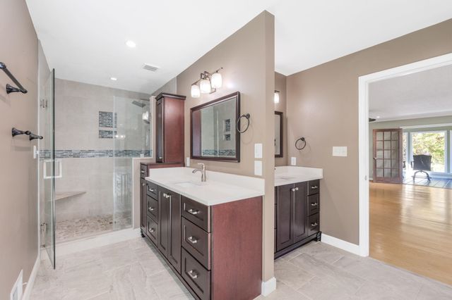 317 E Killarney Lake, Moore, SC 29369