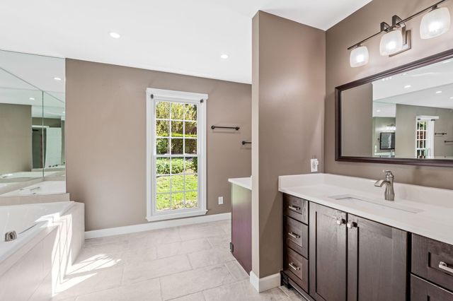 317 E Killarney Lake, Moore, SC 29369