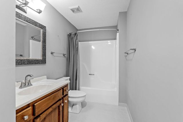 317 E Killarney Lake, Moore, SC 29369