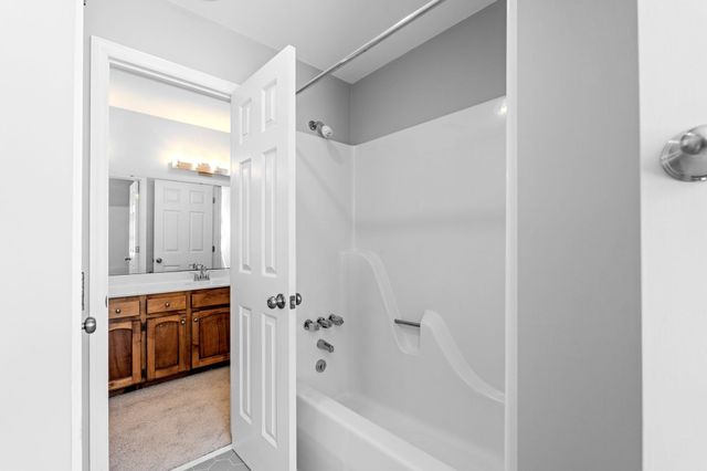 317 E Killarney Lake, Moore, SC 29369