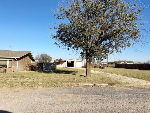 114 Ash, Coahoma, TX 79511