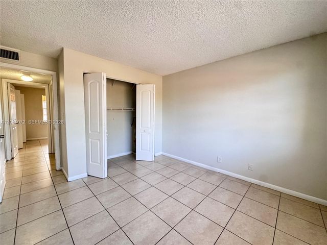 95 NE 41st St J153, Oakland Park, FL 33334