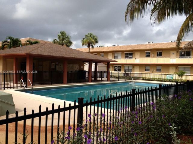 95 NE 41st St J153, Oakland Park, FL 33334