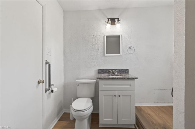 2505 Lofurno RD, Chesapeake, VA 23323