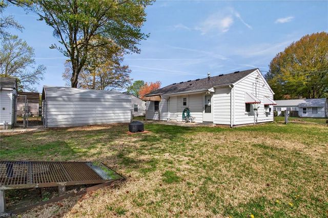 2505 Lofurno RD, Chesapeake, VA 23323