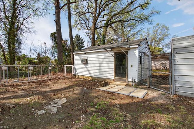 2505 Lofurno RD, Chesapeake, VA 23323