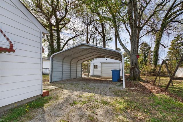 2505 Lofurno RD, Chesapeake, VA 23323