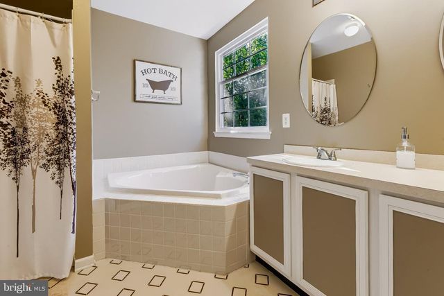 1402 ENDINGO AVE, Williamstown, NJ 08094