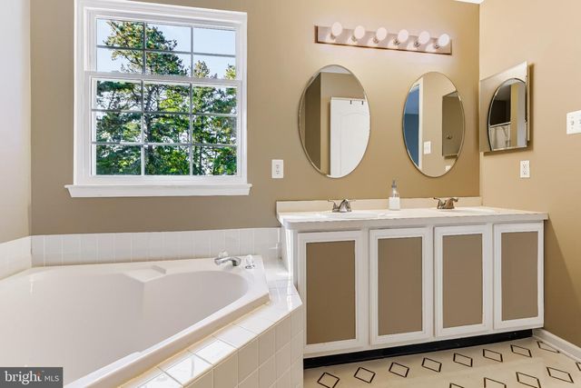 1402 ENDINGO AVE, Williamstown, NJ 08094