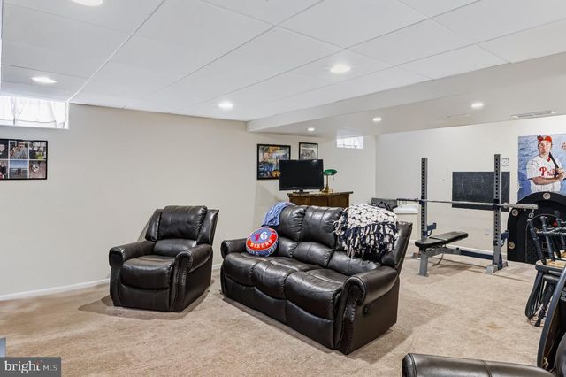 1402 ENDINGO AVE, Williamstown, NJ 08094