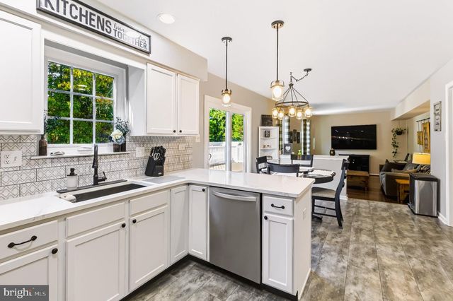 1402 ENDINGO AVE, Williamstown, NJ 08094