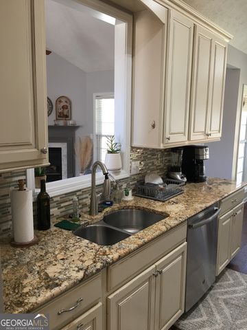 190 Hidden Brook Trail, Fayetteville, GA 30215