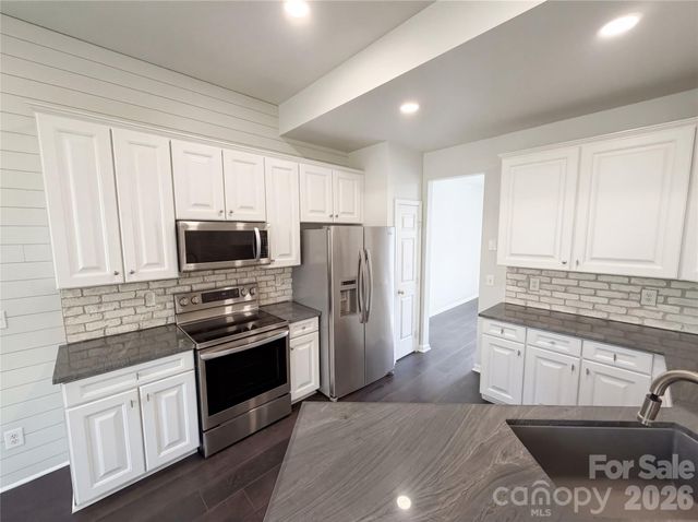 12014 Cheviott Hill Lane, Charlotte, NC 28213