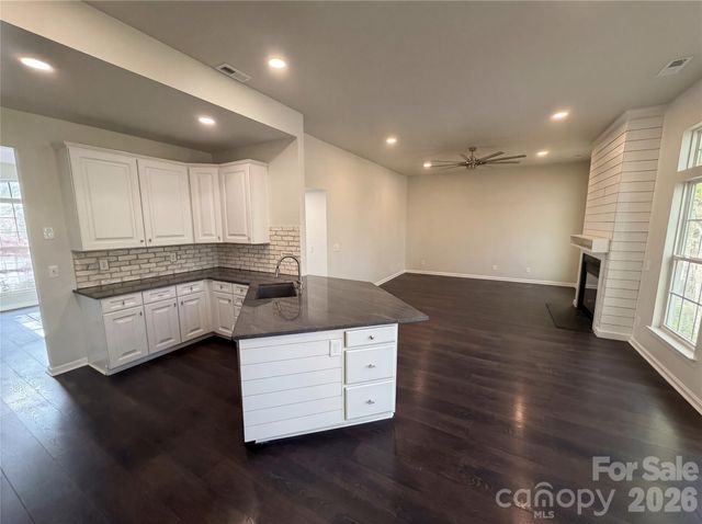 12014 Cheviott Hill Lane, Charlotte, NC 28213