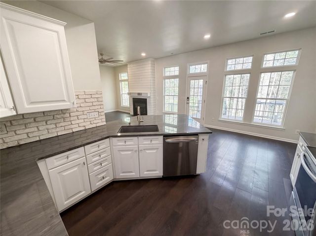 12014 Cheviott Hill Lane, Charlotte, NC 28213