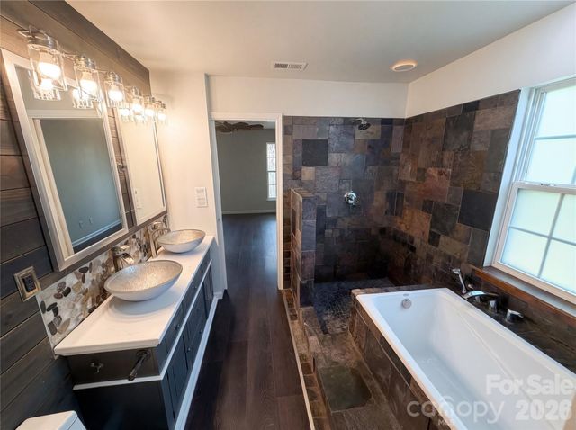 12014 Cheviott Hill Lane, Charlotte, NC 28213