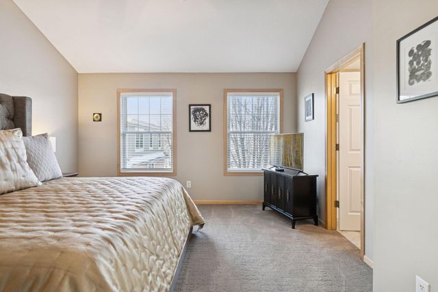 10756 Falling Water Lane B, Woodbury, MN 55129