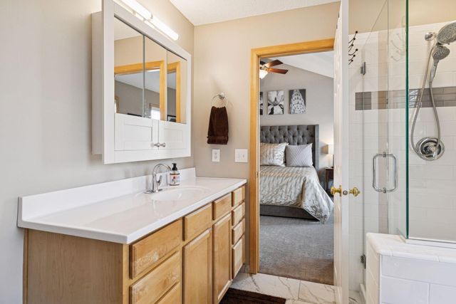 10756 Falling Water Lane B, Woodbury, MN 55129