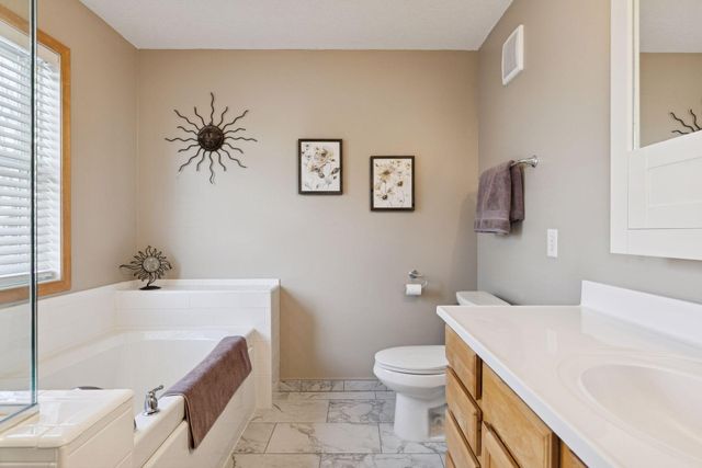 10756 Falling Water Lane B, Woodbury, MN 55129