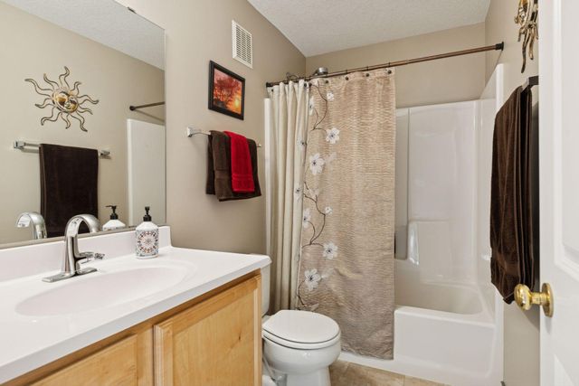 10756 Falling Water Lane B, Woodbury, MN 55129