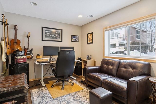 10756 Falling Water Lane B, Woodbury, MN 55129